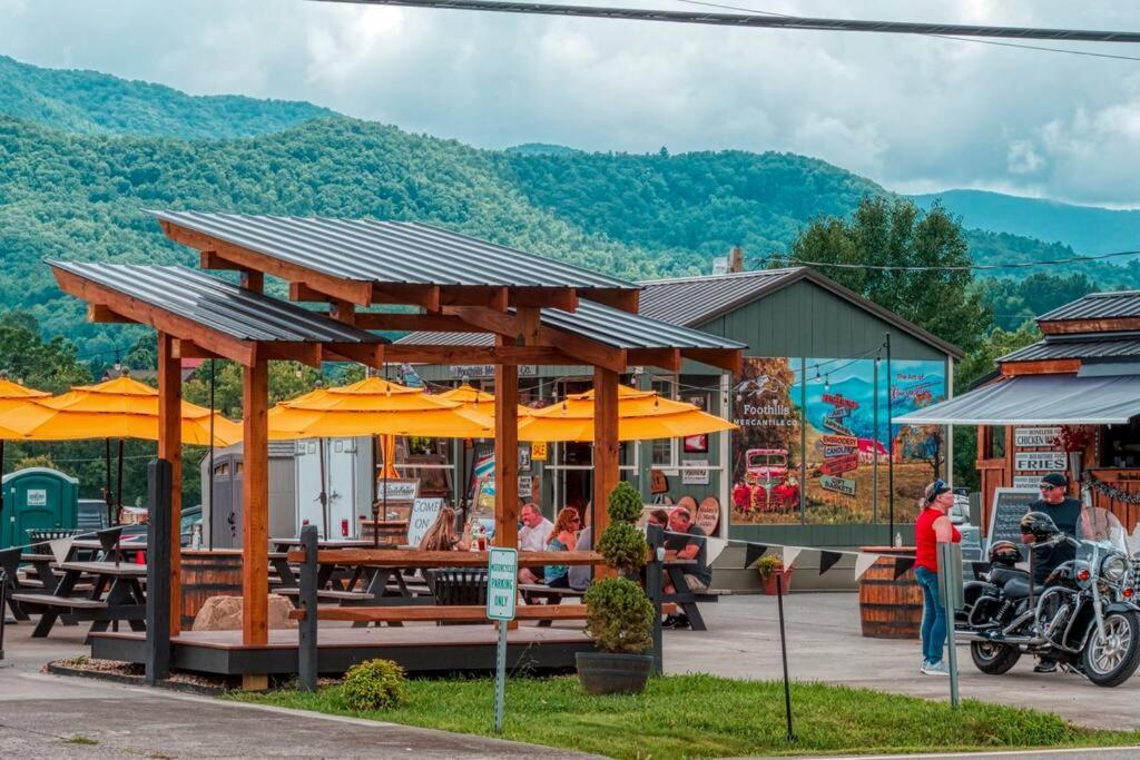The Moondance Cabin By Lightfoot Stays Vacation Rentals Sevierville Exterior foto