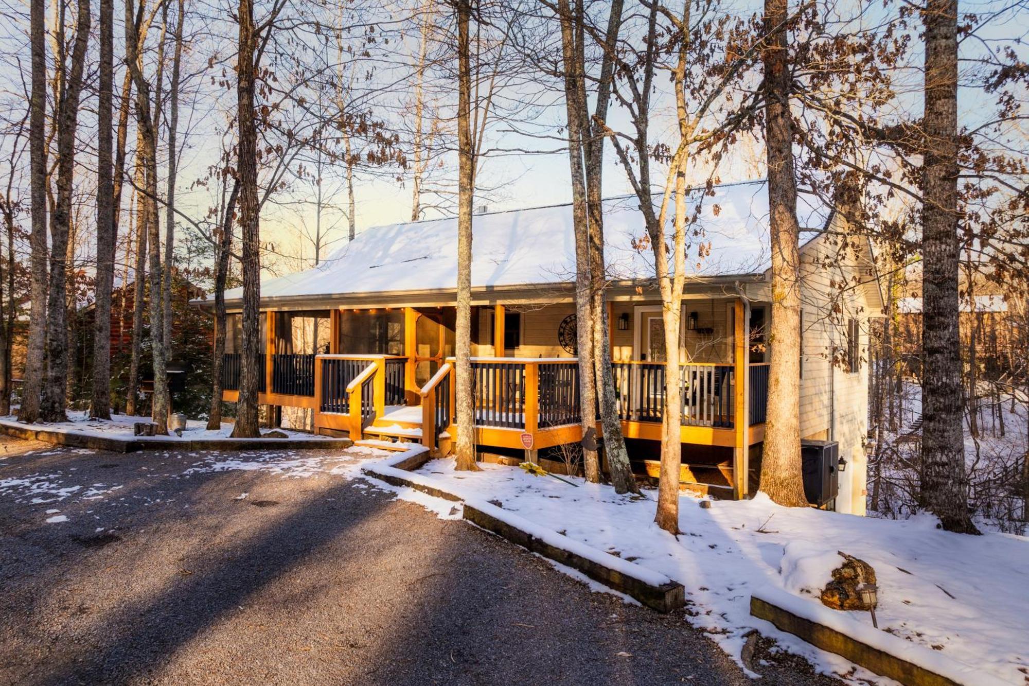 The Moondance Cabin By Lightfoot Stays Vacation Rentals Sevierville Exterior foto